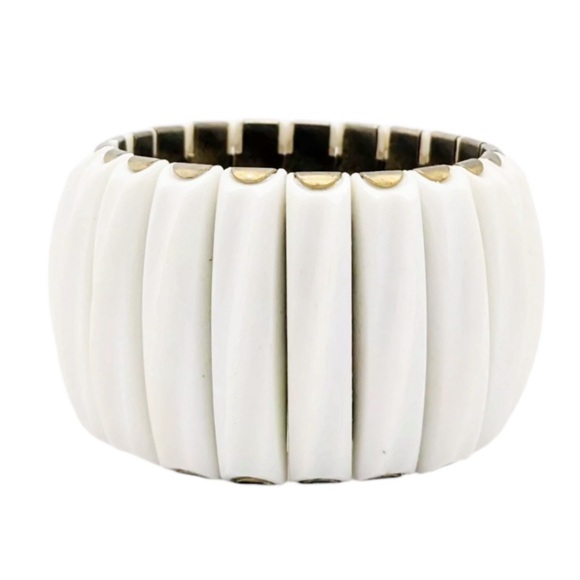 Vintage Léru White Lucite Expandable Bracelet Cuff - Picture 2 of 8